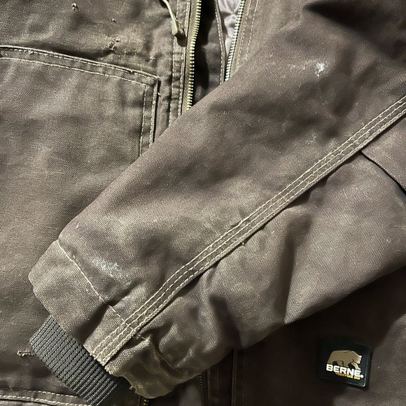 Women’s Berne work coat. Lots of life left! Size large. - Picture 5 of 10